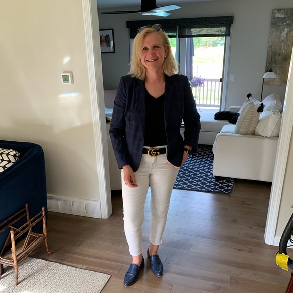 Meet your Posher, Kristiana - Picture 1 of 2